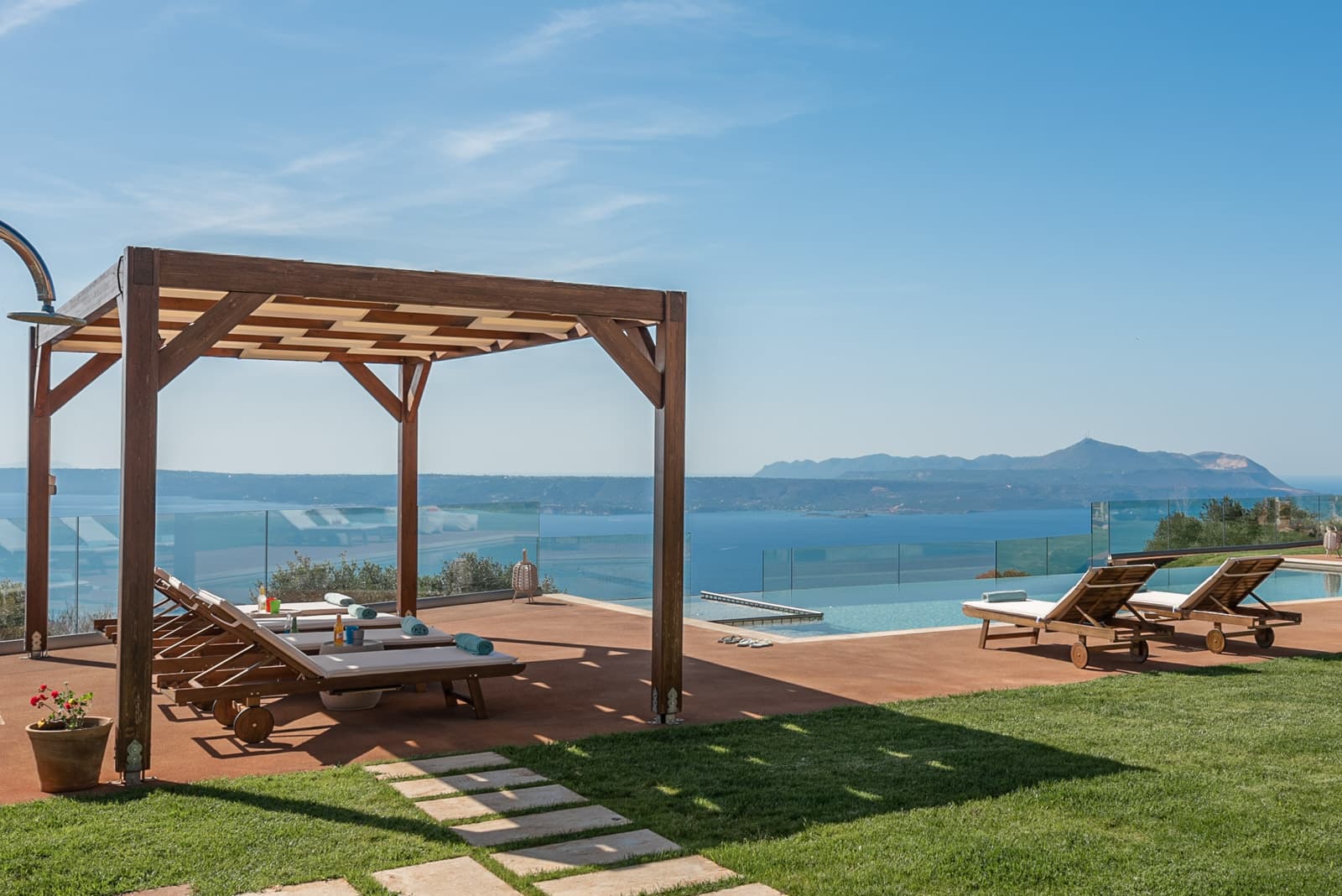 Villa photo 3