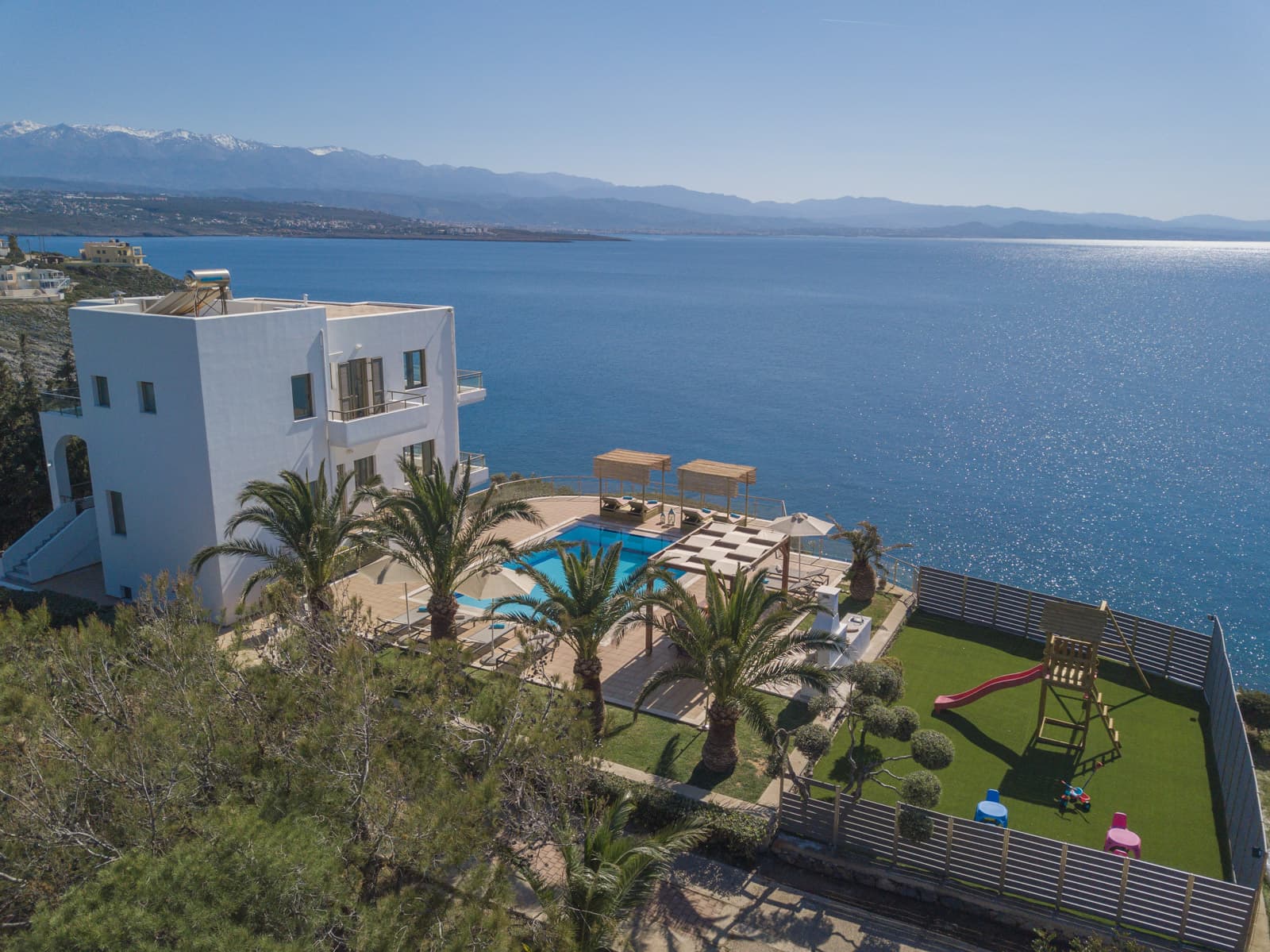 Villa photo 3