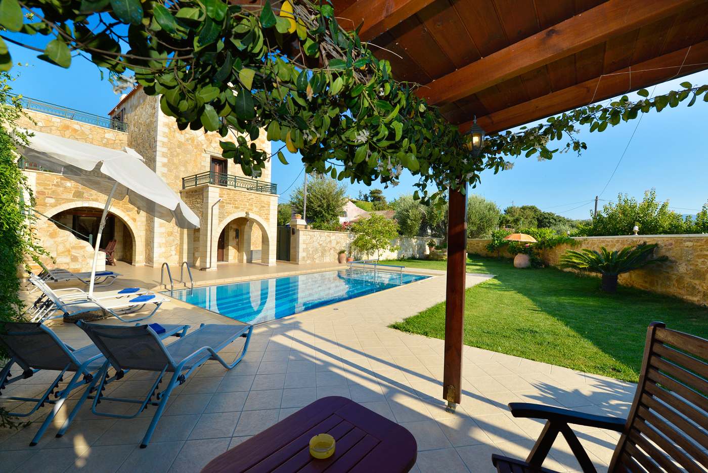 Villa photo 3