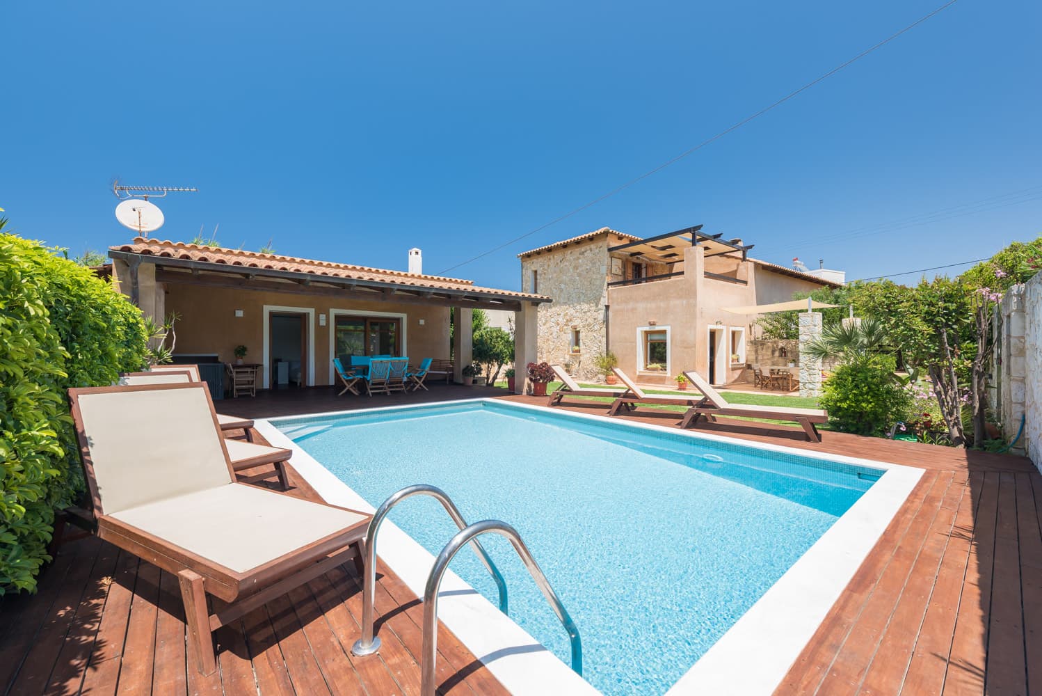 Main villa photo
