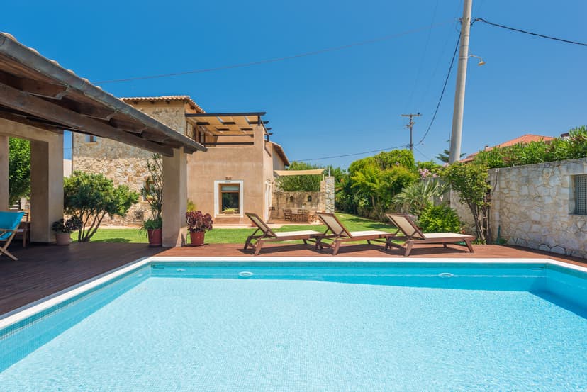 Villa photo 2