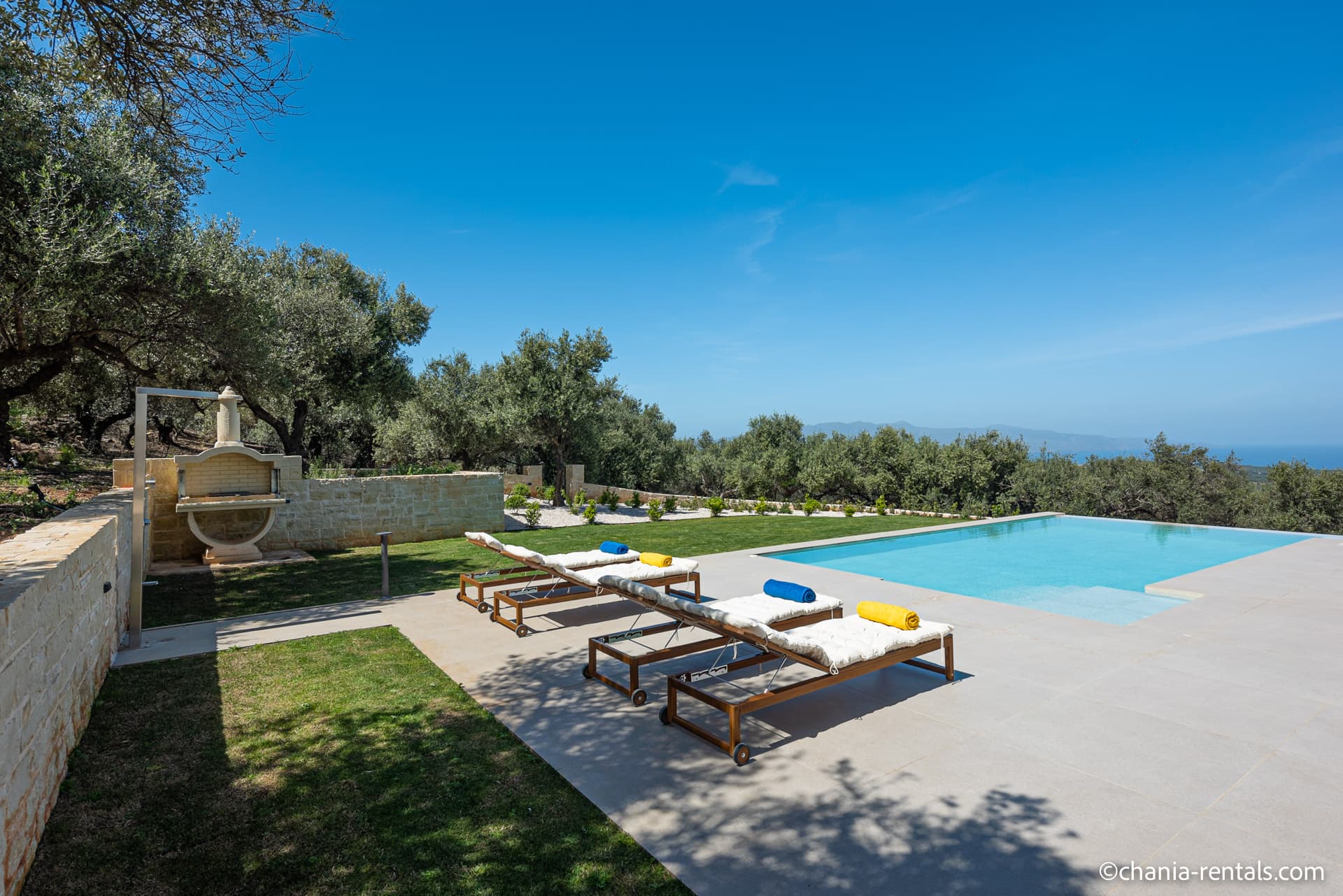 Villa photo 2